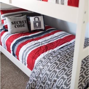 Red white navy gray beddys full size